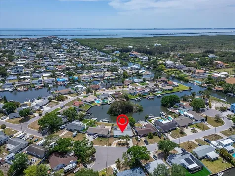 8702 Driftwood Drive Tampa FL 33615