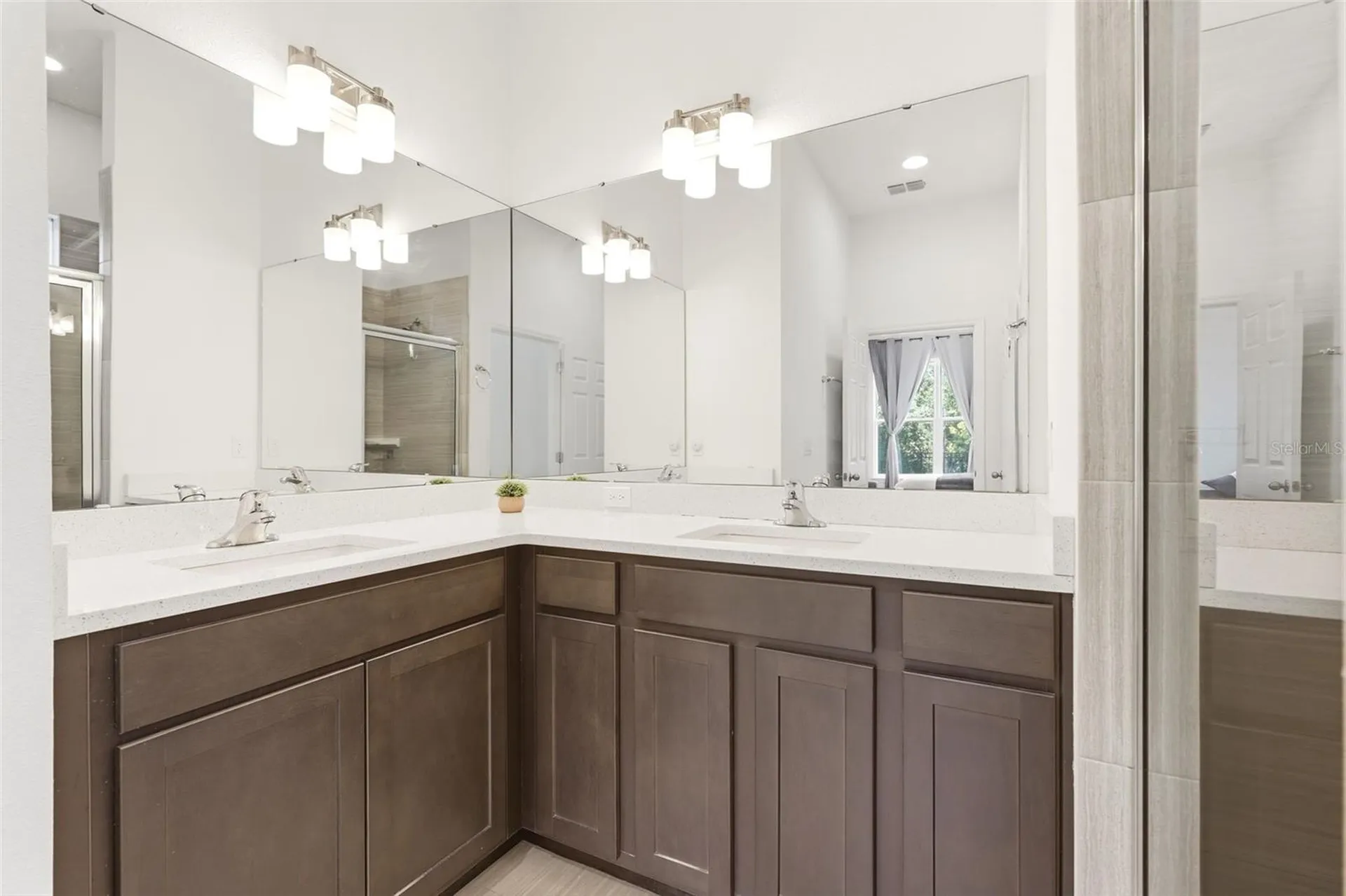 802 Reflection Lake Drive Orlando FL 32807