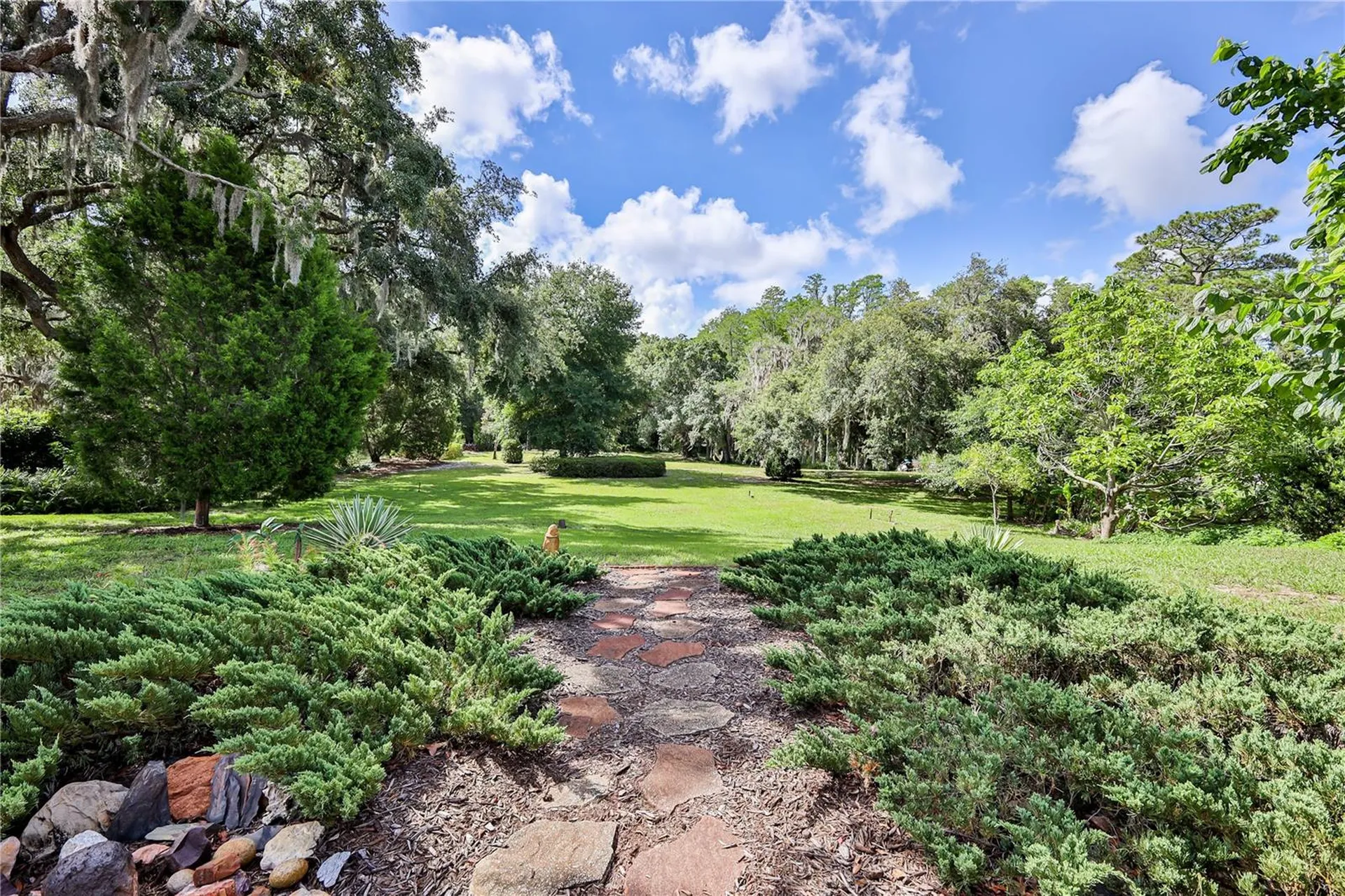 8270 Sycamore Drive New Port Richey FL 34654