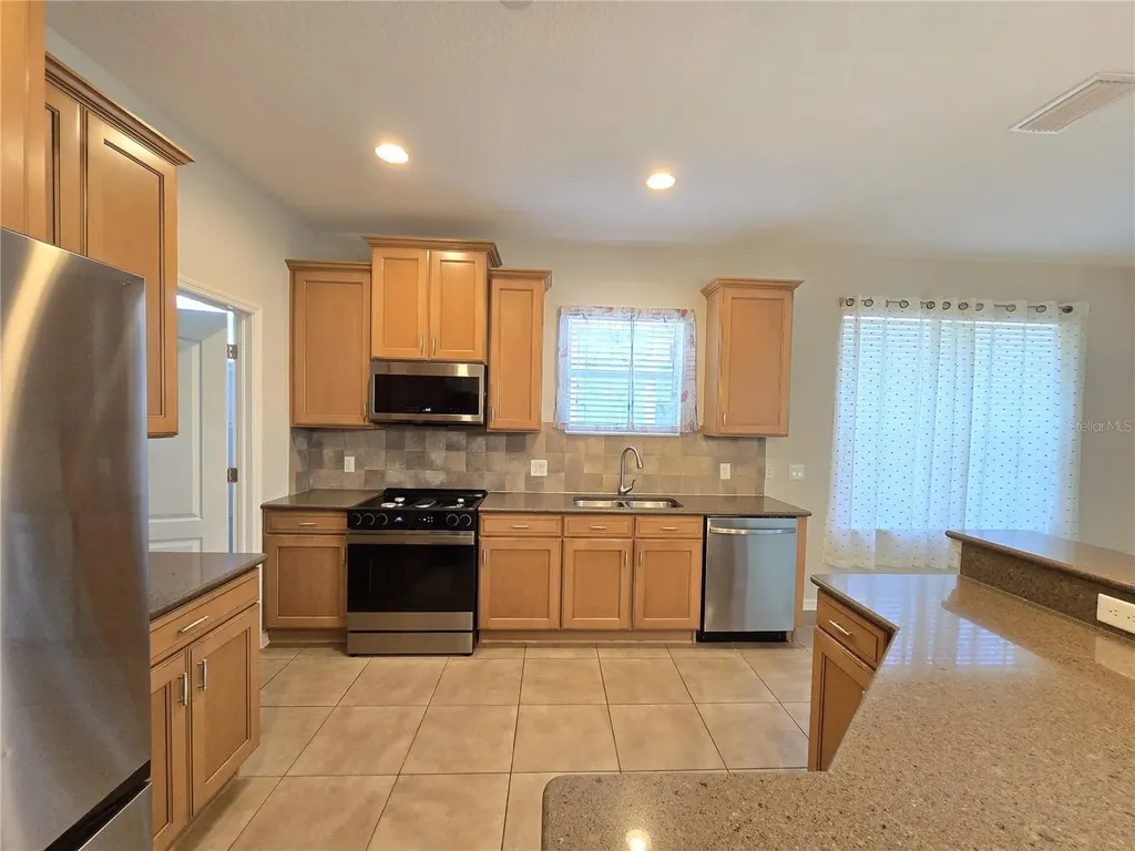 8119 Hampton Lake Drive Tampa FL 33647
