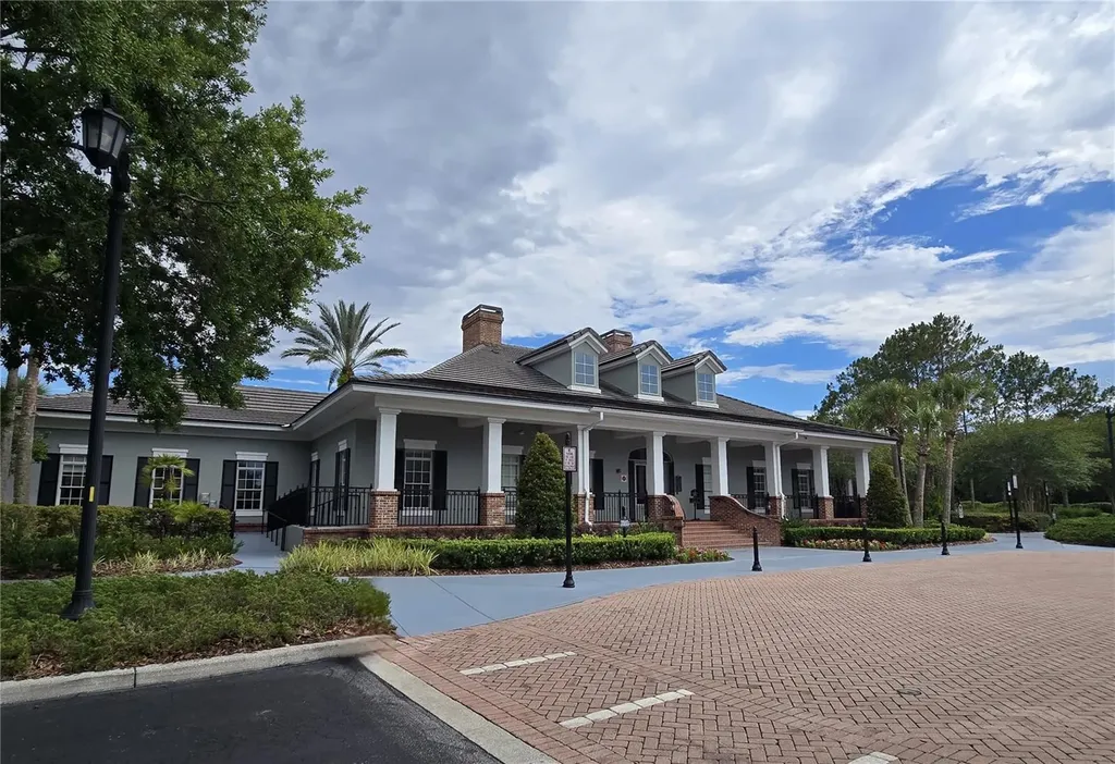 8119 Hampton Lake Drive Tampa FL 33647