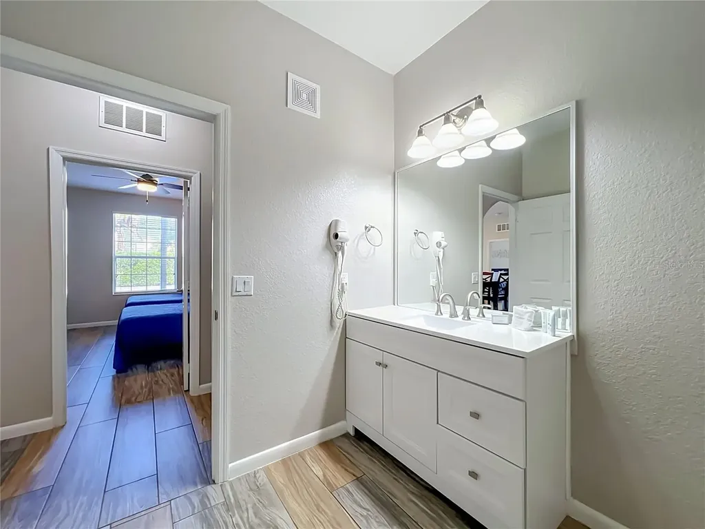 4814 Cayview Avenue Orlando FL 32819