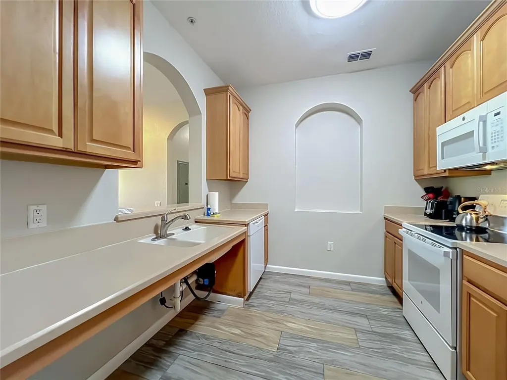 4814 Cayview Avenue Orlando FL 32819