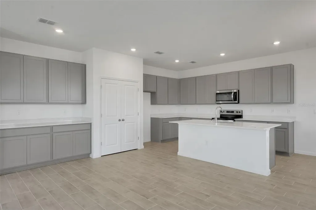 883 Shumard Way Lady Lake FL 32159