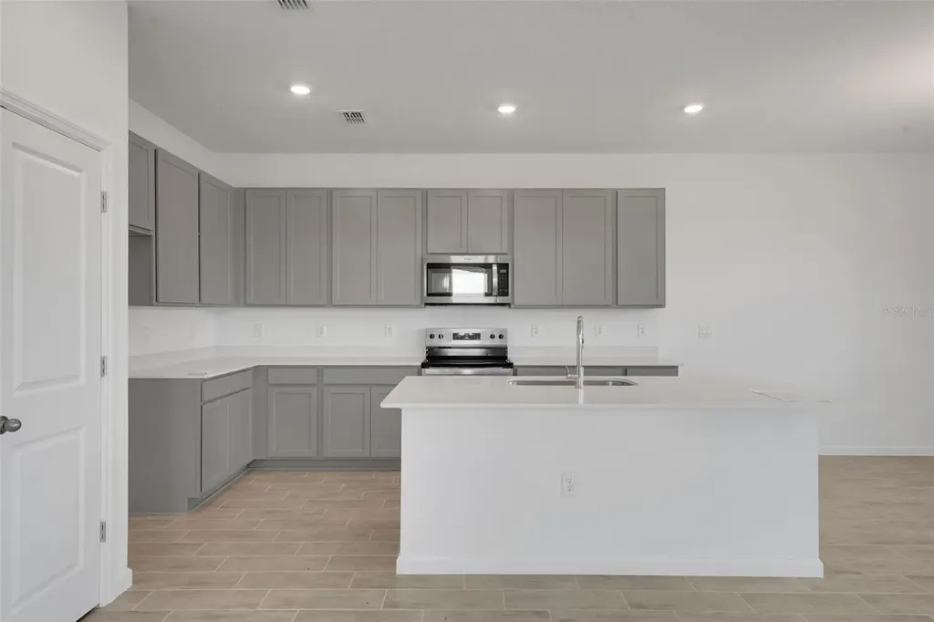 883 Shumard Way Lady Lake FL 32159