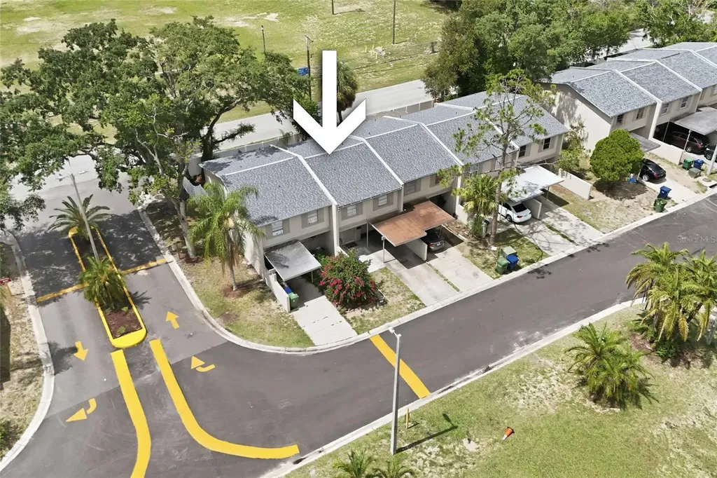 5104 Tennis Court Circle Tampa FL 33617