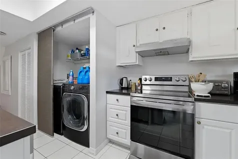 5104 Tennis Court Circle Tampa FL 33617