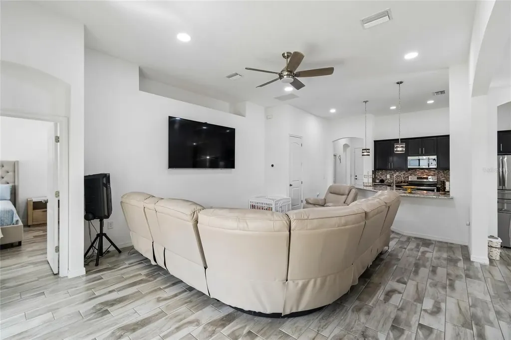 943 Old Windsor Way Spring Hill FL 34609