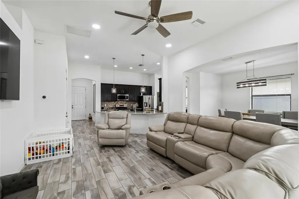 943 Old Windsor Way Spring Hill FL 34609