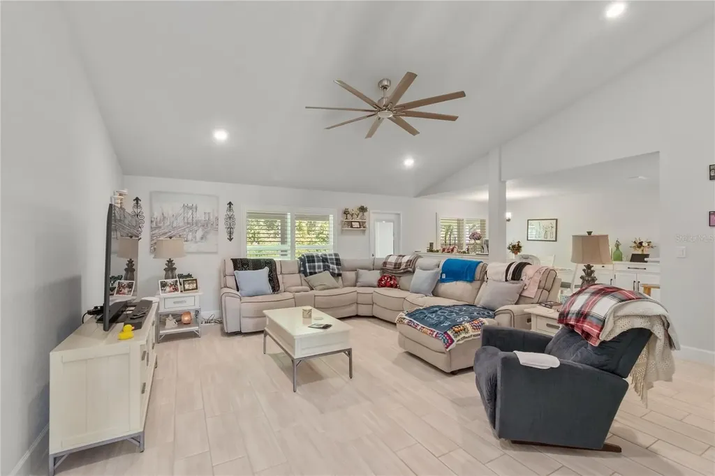 6788 SW 179th Avenue Road Dunnellon FL 34432