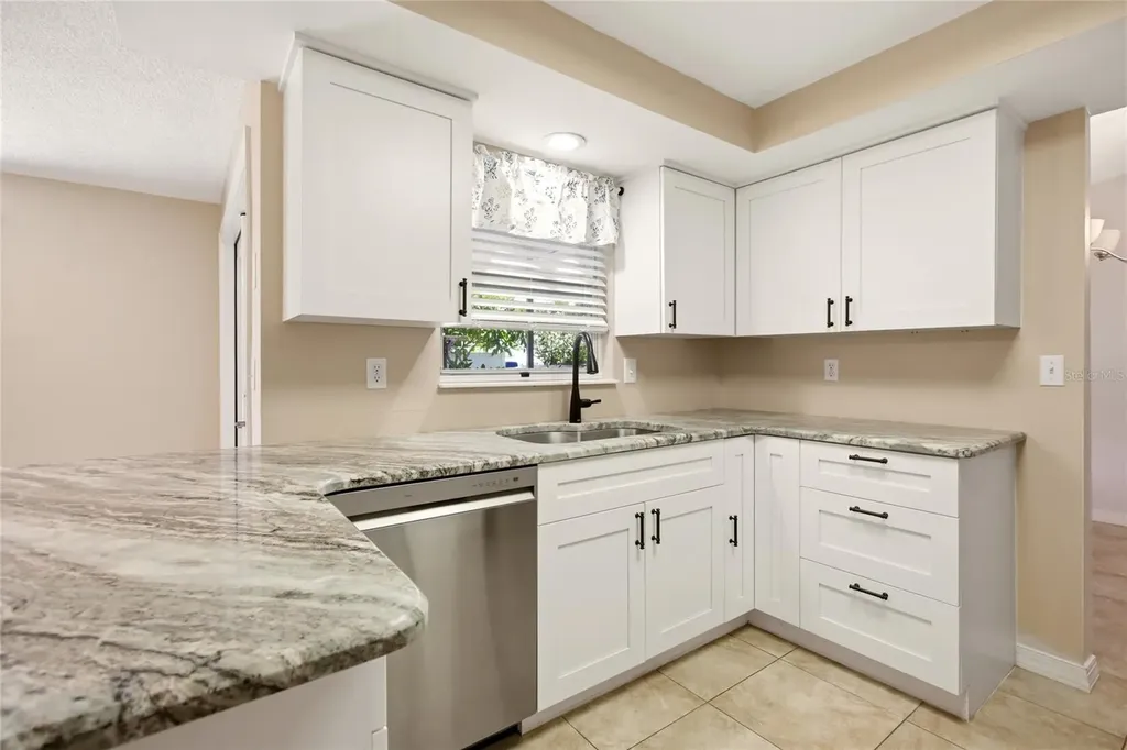 6807 36th Ave Dr W Bradenton FL 34209