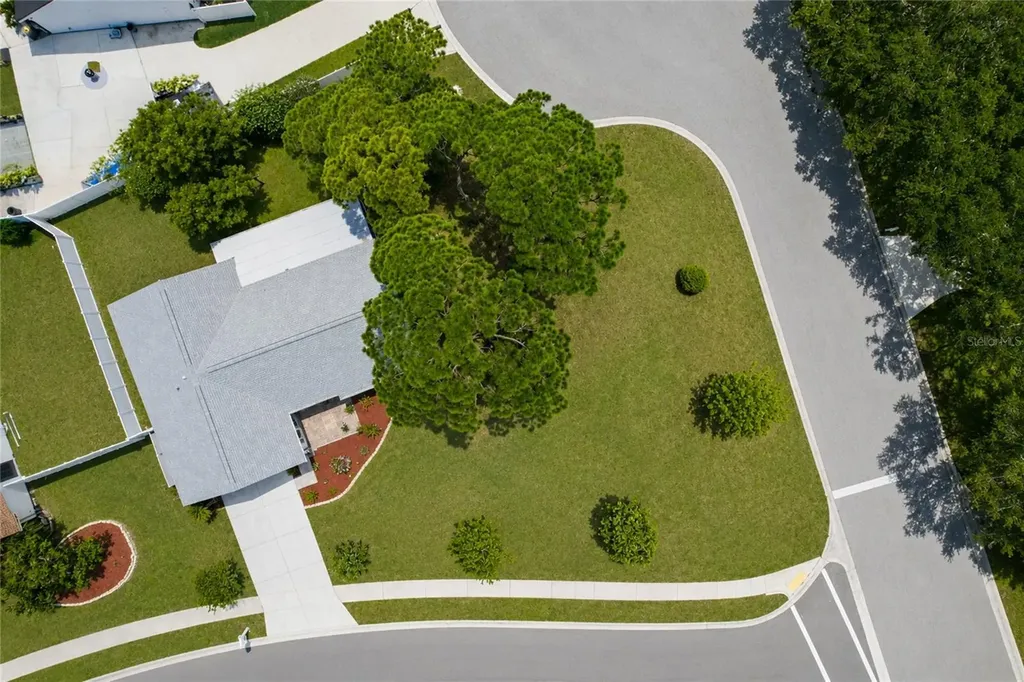 6807 36th Ave Dr W Bradenton FL 34209