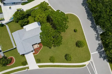 6807 36th Ave Dr W Bradenton FL 34209