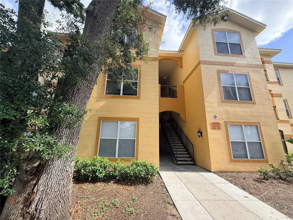 5618 Pinnacle Heights Circle Tampa FL 33624