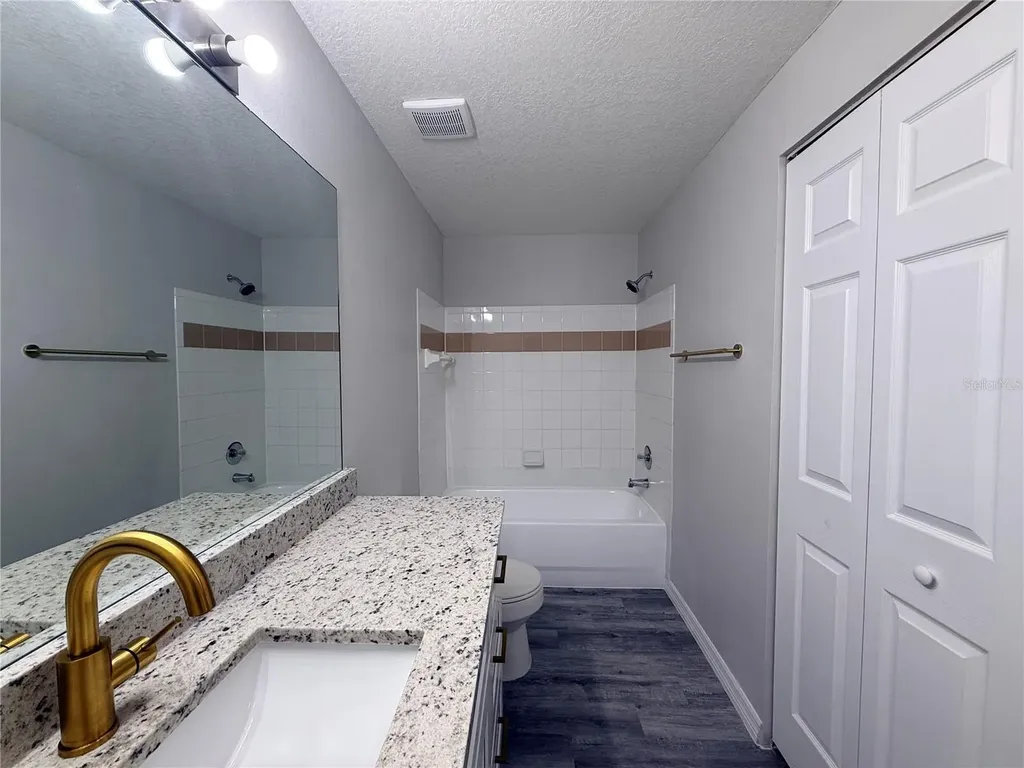 5618 Pinnacle Heights Circle Tampa FL 33624
