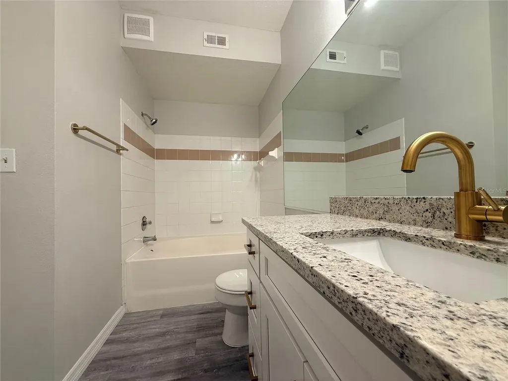 5618 Pinnacle Heights Circle Tampa FL 33624