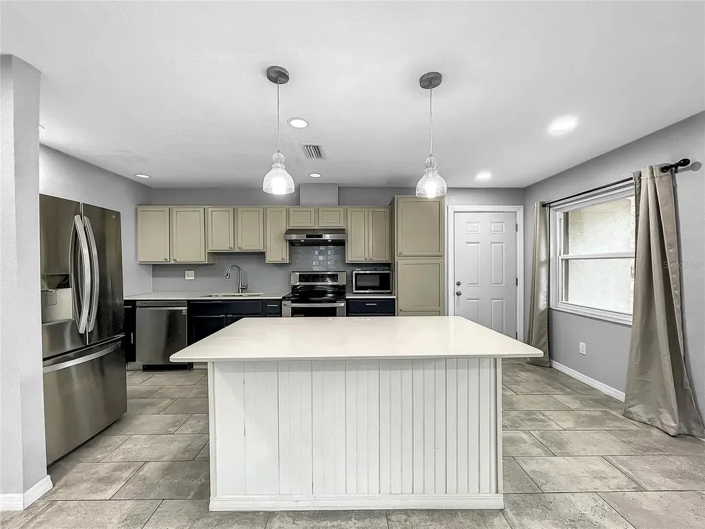 6809 S Himes Avenue Tampa FL 33611
