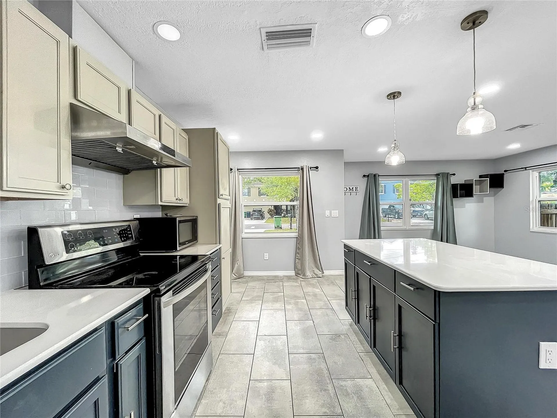 6809 S Himes Avenue Tampa FL 33611