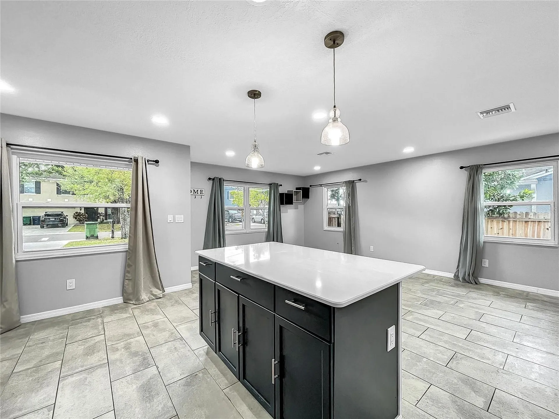 6809 S Himes Avenue Tampa FL 33611