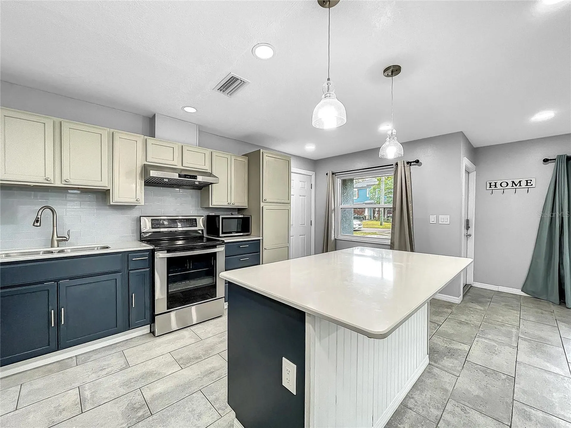 6809 S Himes Avenue Tampa FL 33611