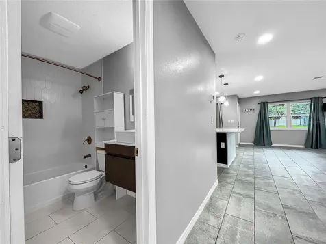 6809 S Himes Avenue Tampa FL 33611