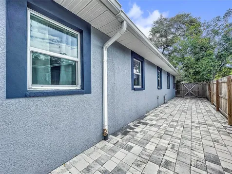 6809 S Himes Avenue Tampa FL 33611