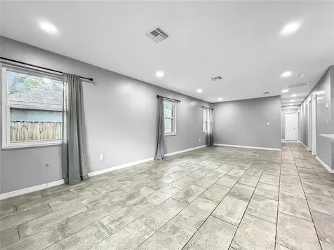 6809 S Himes Avenue Tampa FL 33611