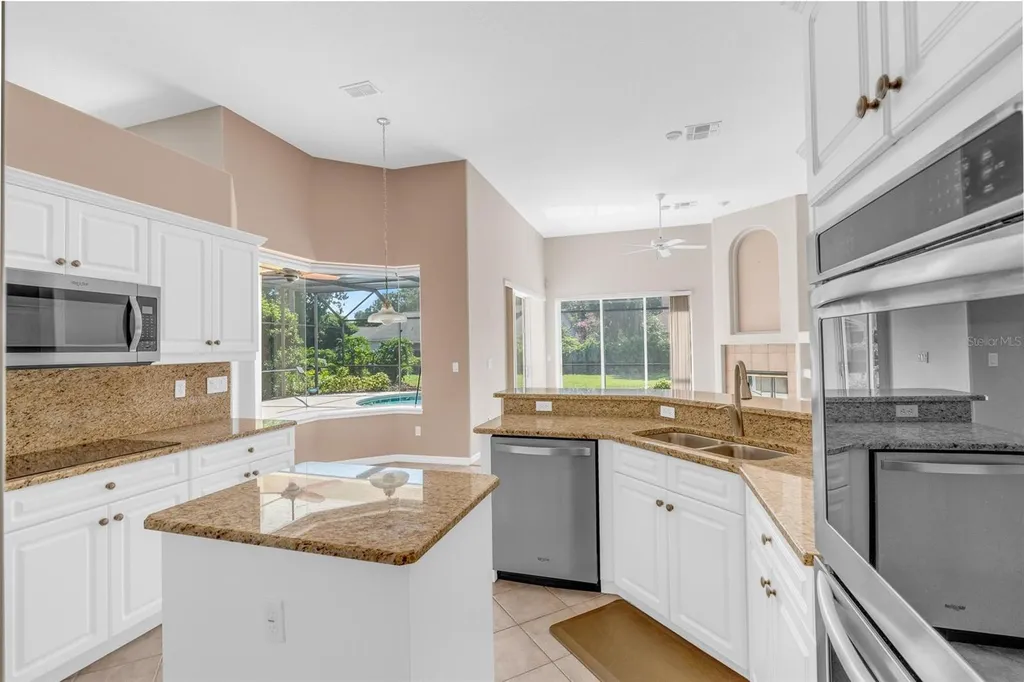 3865 Winding Lake Circle Orlando FL 32835