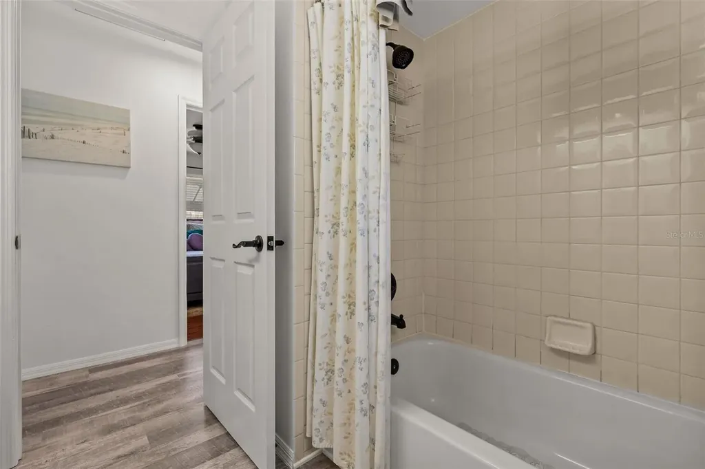 1090 Rolling Oaks Avenue Tarpon Springs FL 34689