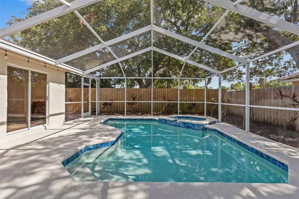 1090 Rolling Oaks Avenue Tarpon Springs FL 34689