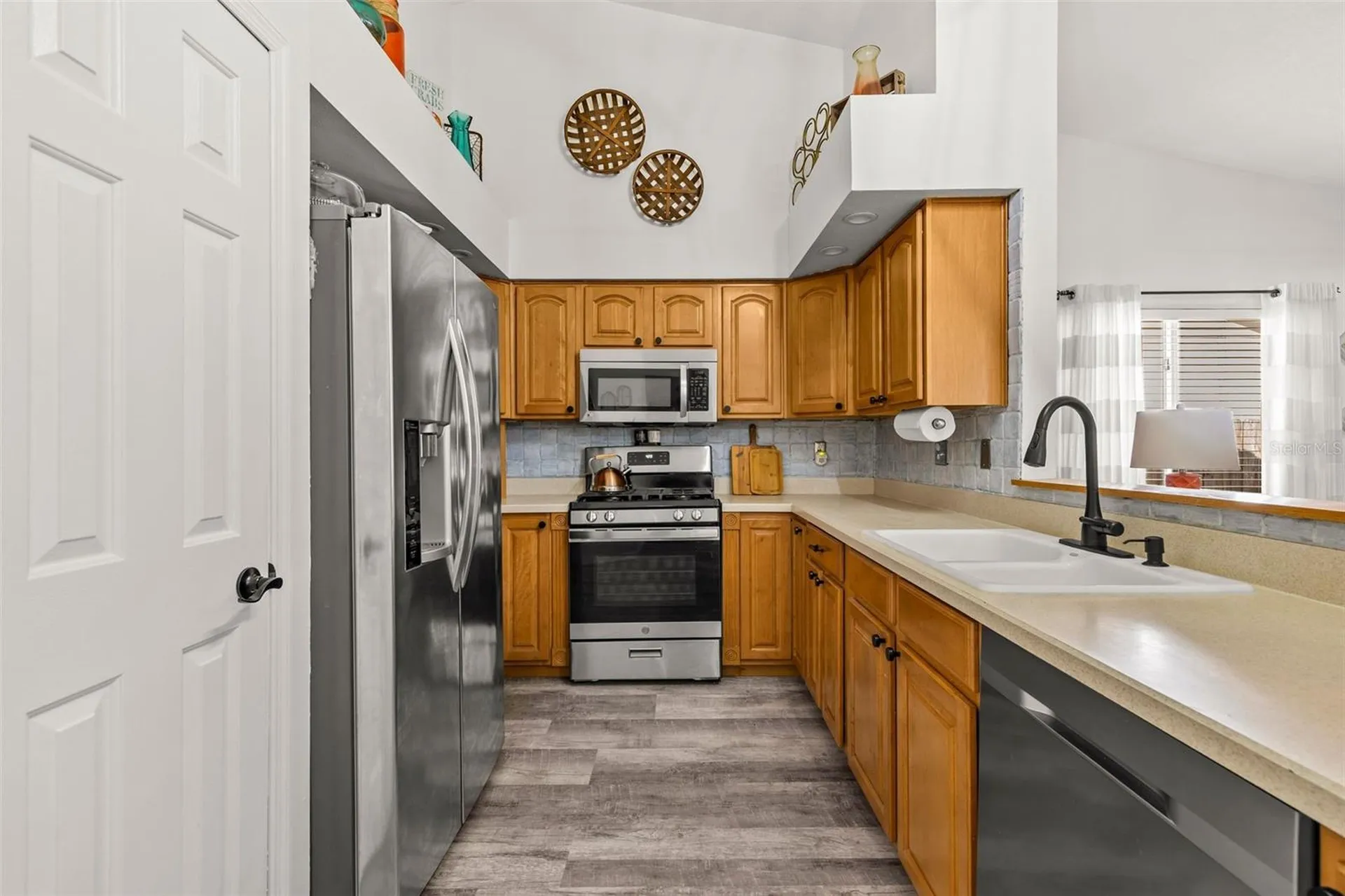1090 Rolling Oaks Avenue Tarpon Springs FL 34689