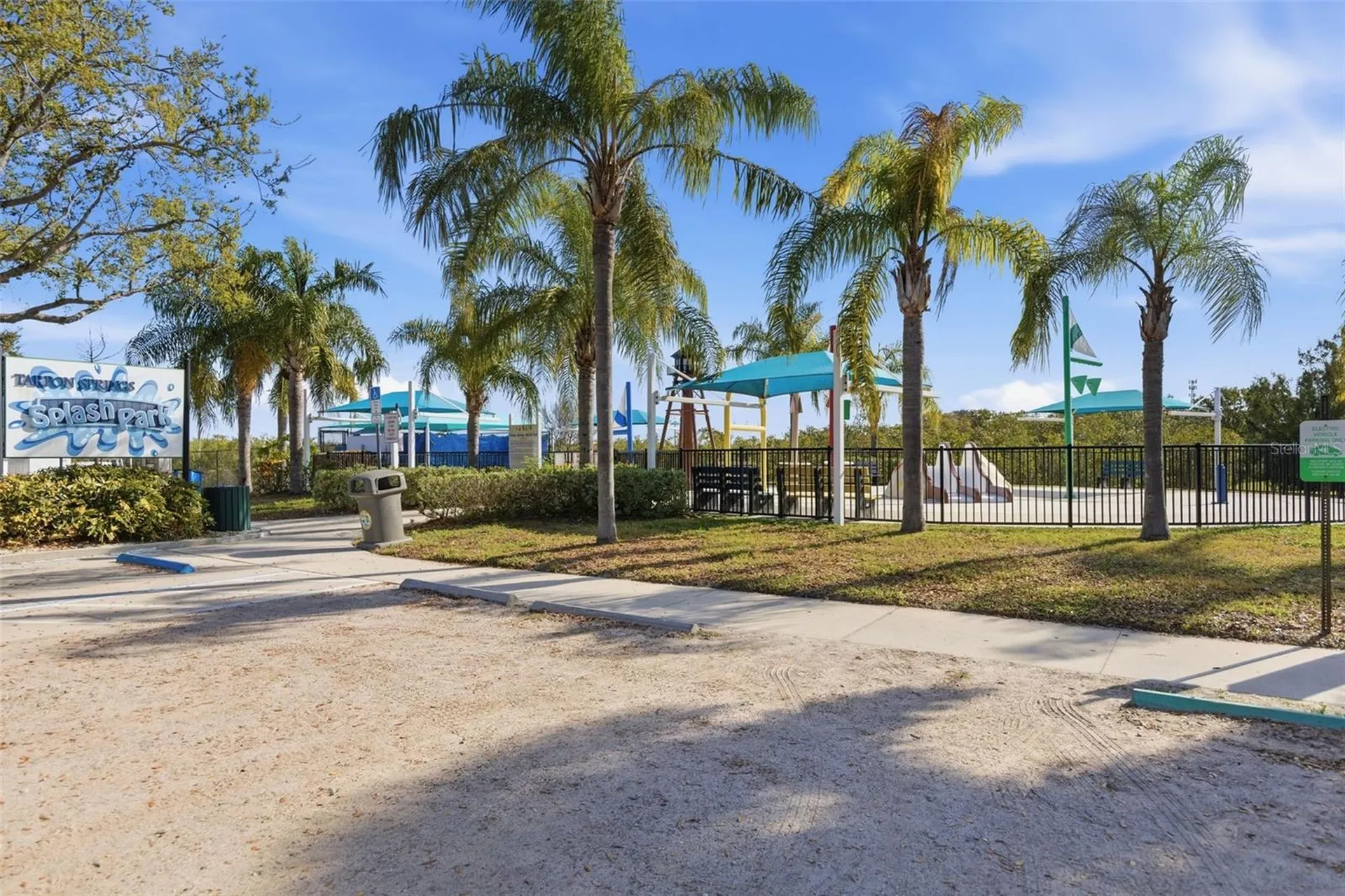1090 Rolling Oaks Avenue Tarpon Springs FL 34689