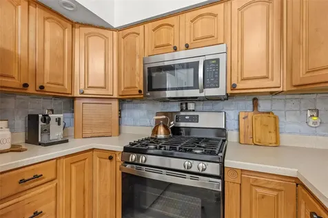 1090 Rolling Oaks Avenue Tarpon Springs FL 34689