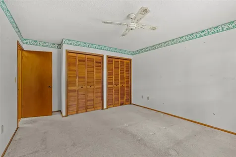 1090 Rolling Oaks Avenue Tarpon Springs FL 34689