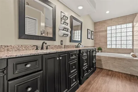 1090 Rolling Oaks Avenue Tarpon Springs FL 34689