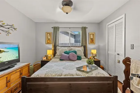 1090 Rolling Oaks Avenue Tarpon Springs FL 34689