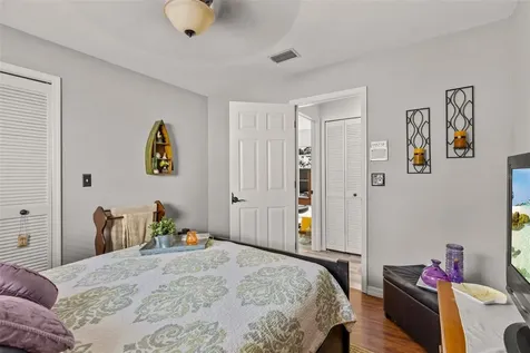 1090 Rolling Oaks Avenue Tarpon Springs FL 34689