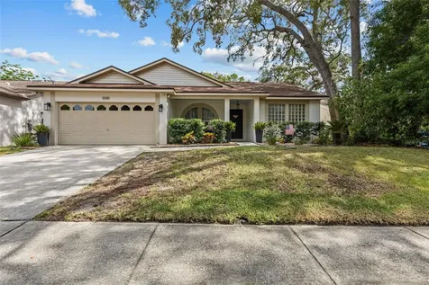 1090 Rolling Oaks Avenue Tarpon Springs FL 34689