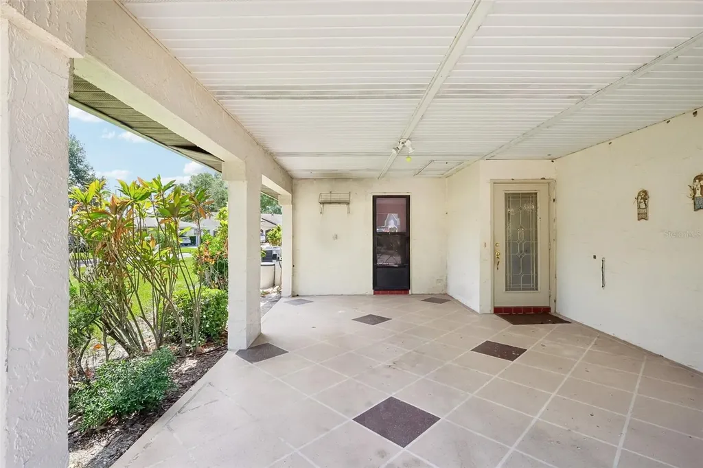 2017 Hampstead Circle Sun City Center FL 33573