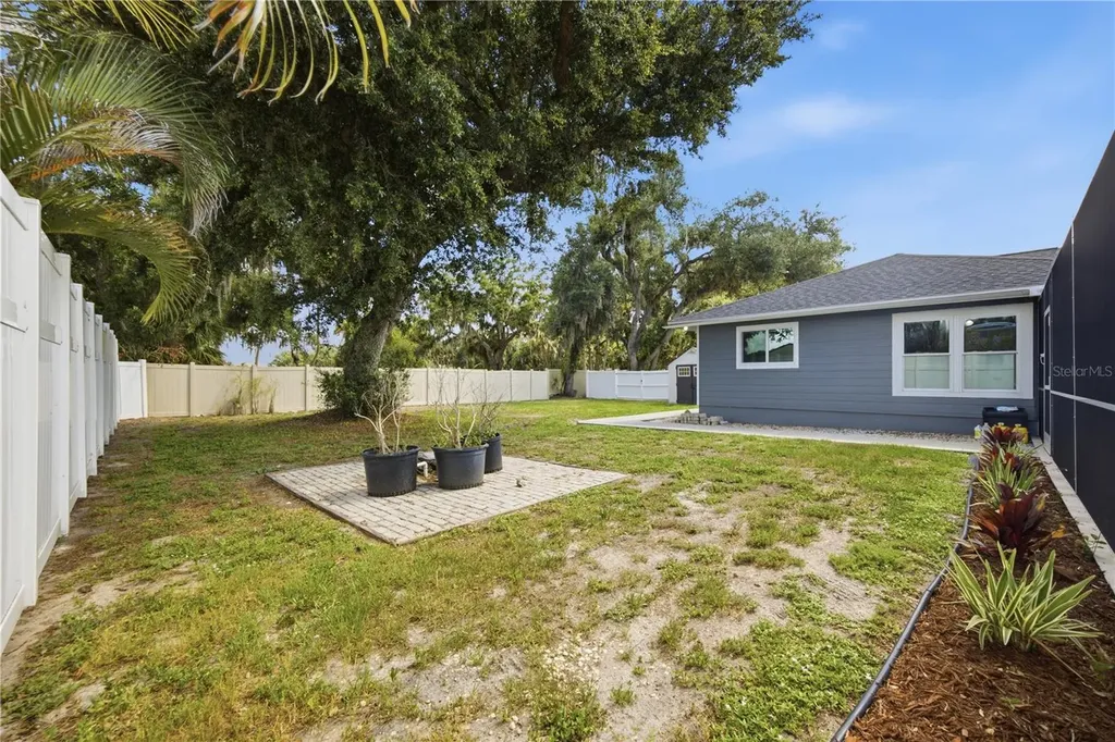 1964 Par Place Sarasota FL 34240
