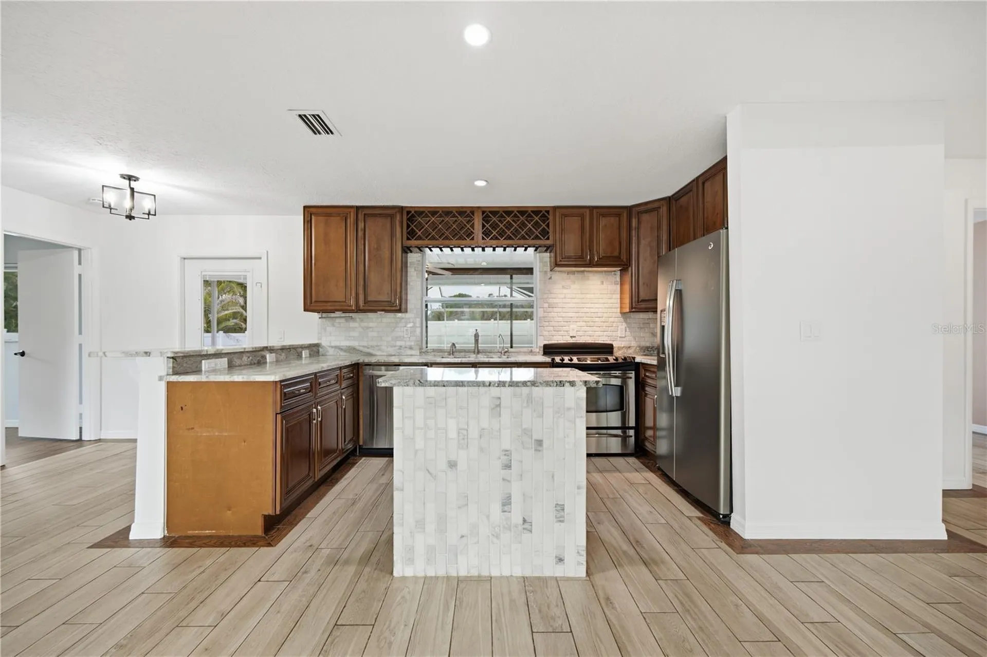 1964 Par Place Sarasota FL 34240