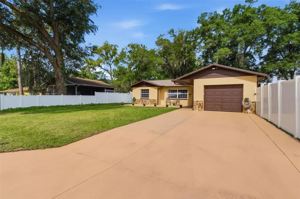 6302 NW 67th Terrace Ocala FL 34482