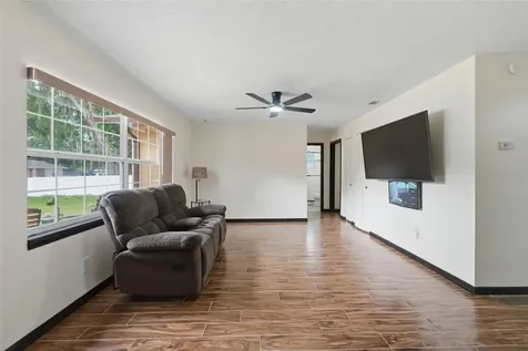 6302 NW 67th Terrace Ocala FL 34482