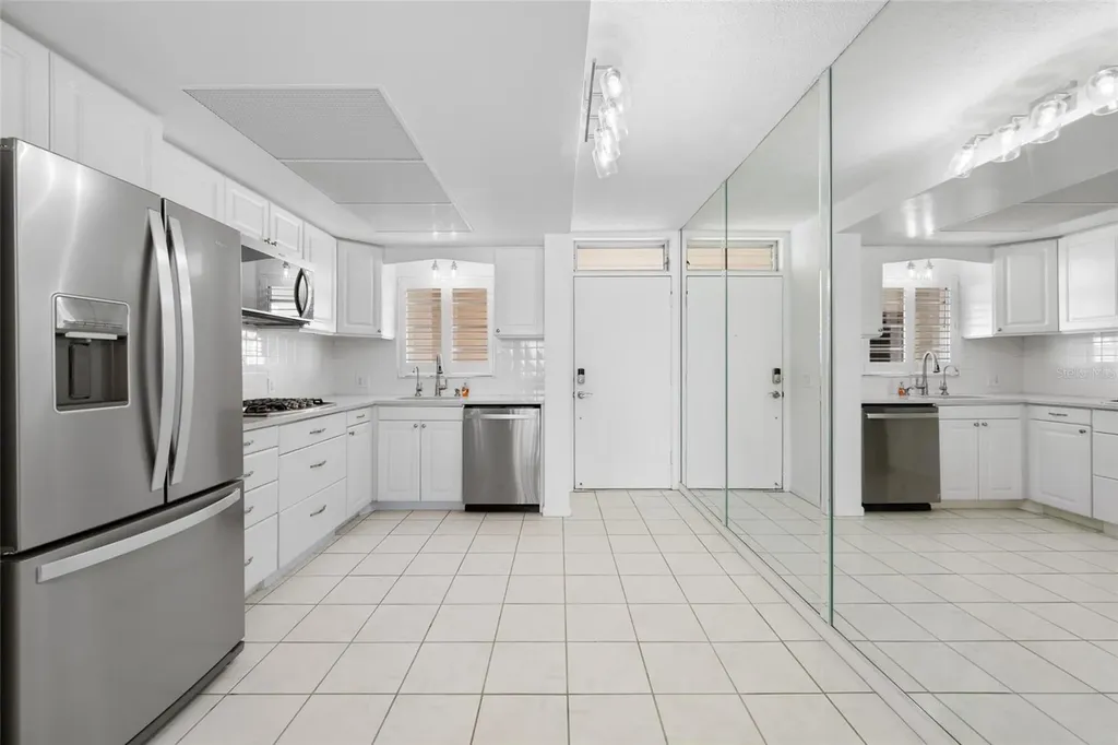 1847 Shore Drive S St Petersburg FL 33707