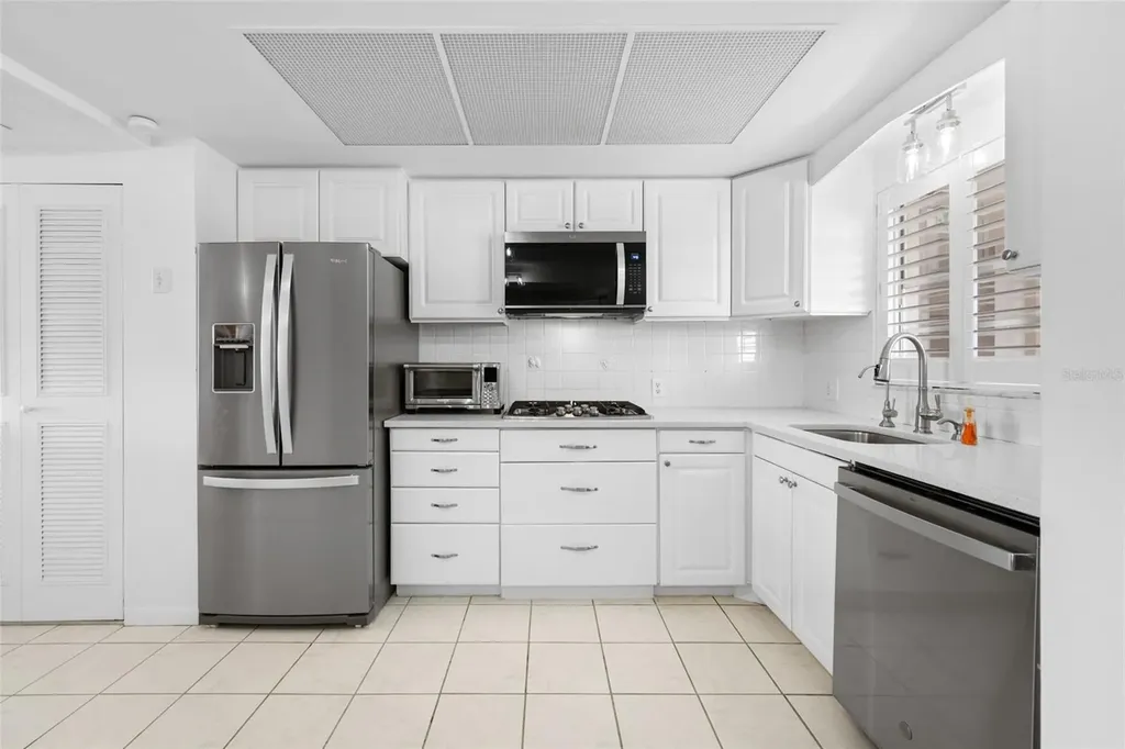 1847 Shore Drive S St Petersburg FL 33707