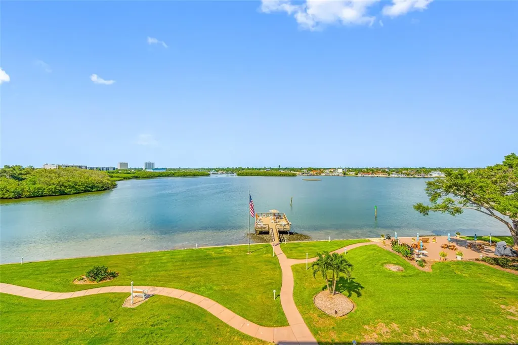 1847 Shore Drive S St Petersburg FL 33707