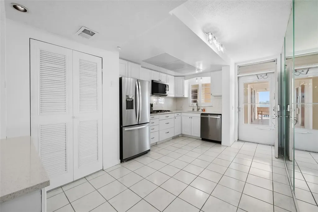 1847 Shore Drive S St Petersburg FL 33707