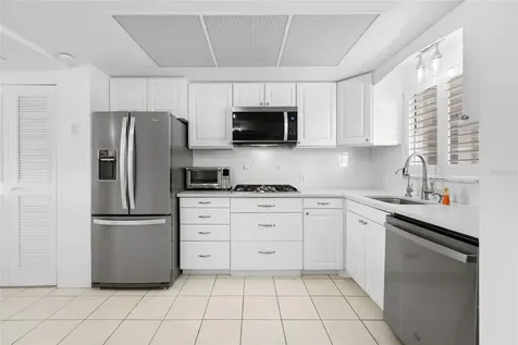 1847 Shore Drive S St Petersburg FL 33707