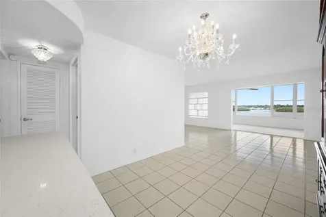 1847 Shore Drive S St Petersburg FL 33707