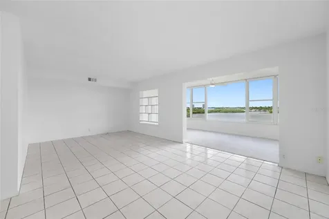 1847 Shore Drive S St Petersburg FL 33707